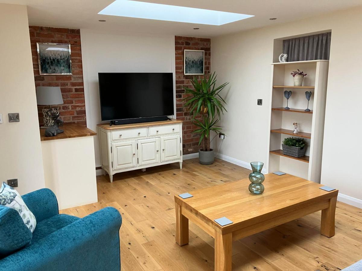 Honeyberry Cottage -Part Of Alton Cottages エクステリア 写真